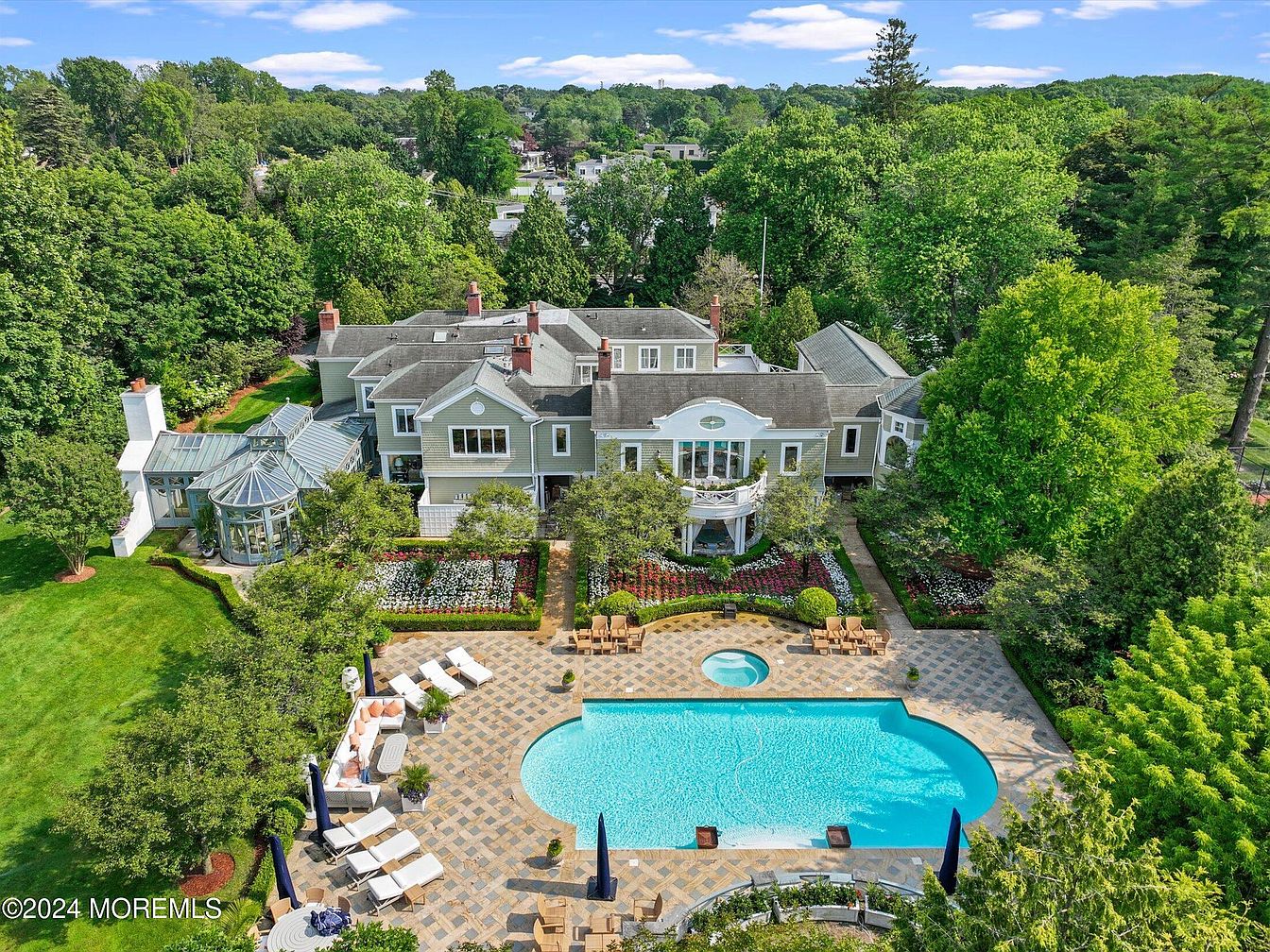 Rossi-Carla_Exquisite-Counterfeits_13