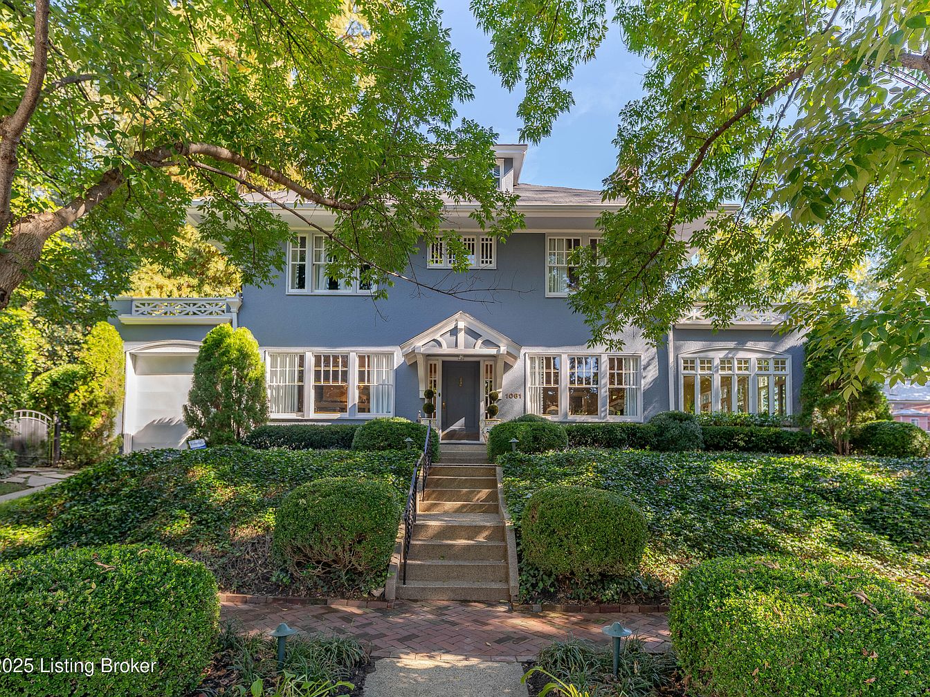 Rossi-Carla_Exquisite-Counterfeits_13