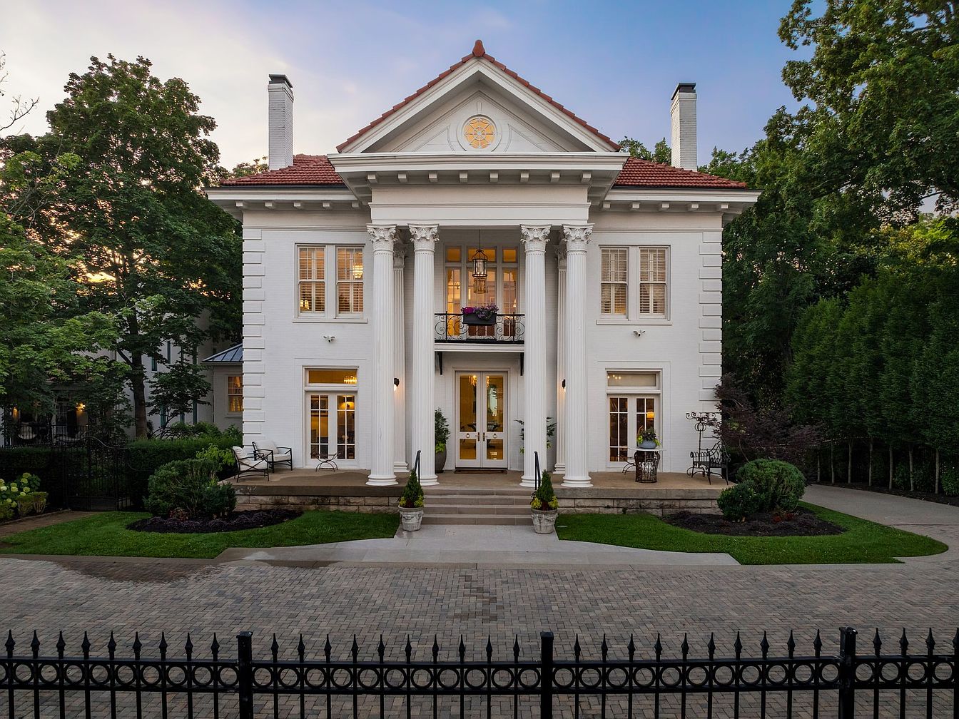 Rossi-Carla_Exquisite-Counterfeits_13