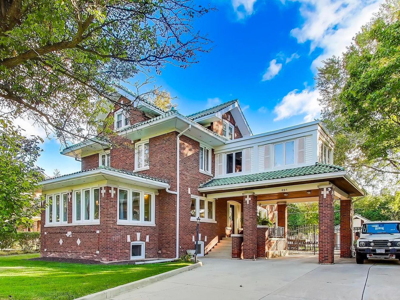 Rossi-Carla_Exquisite-Counterfeits_13