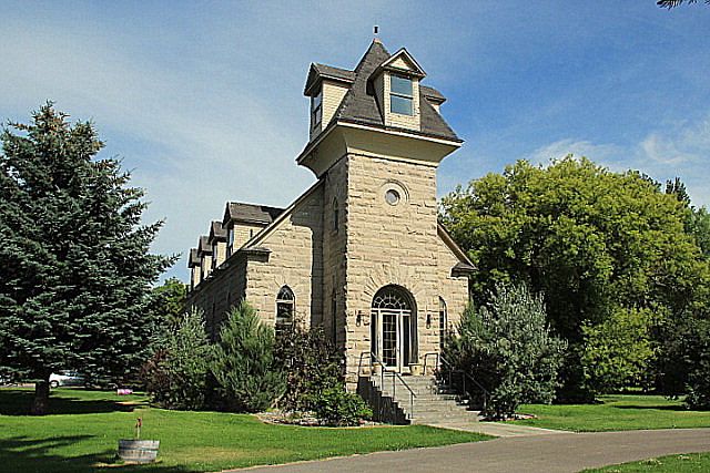 Rossi-Carla_Exquisite-Counterfeits_13