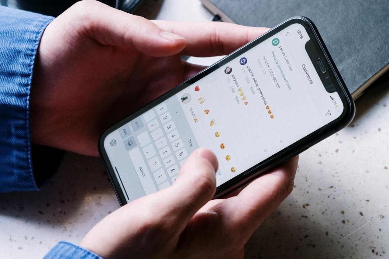 Reddit Reactions Show Fatigue, Not Rejection of Workers