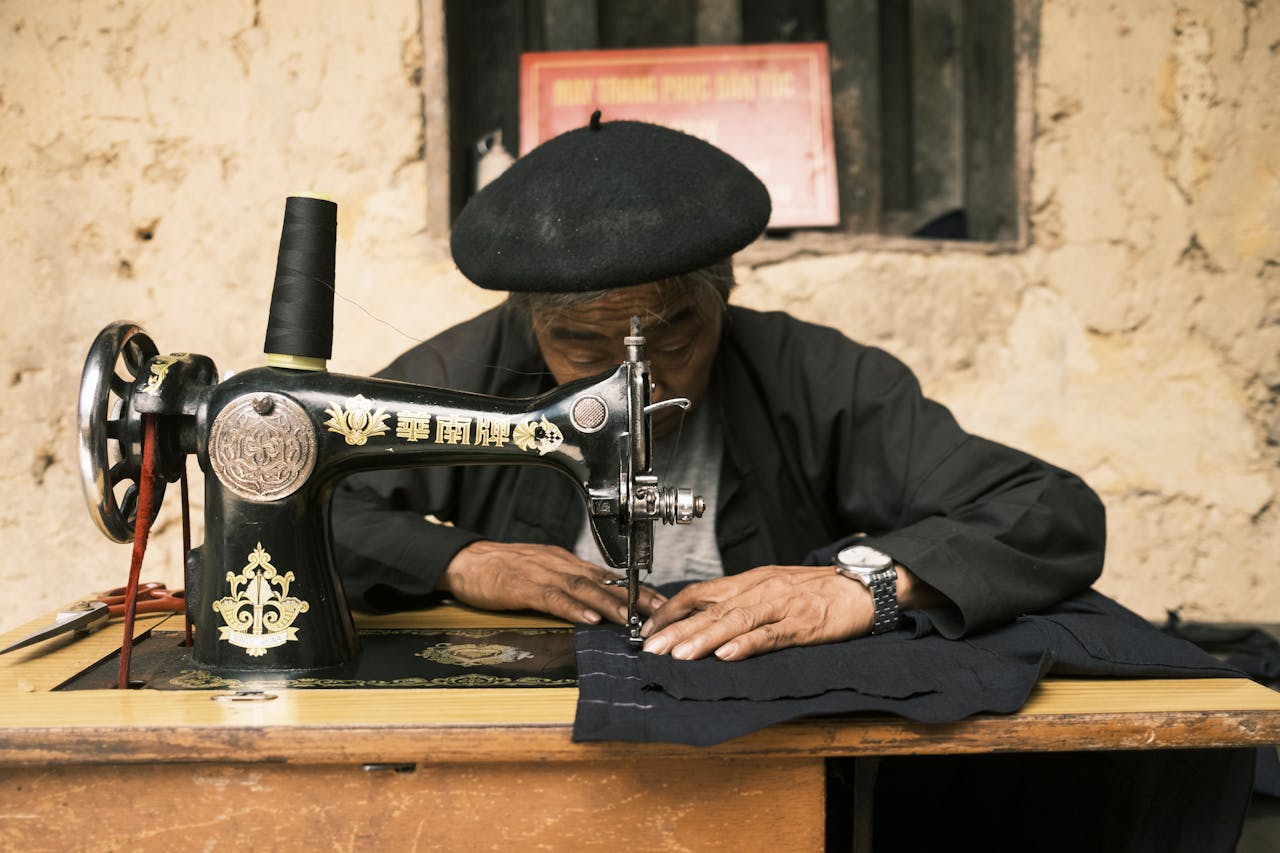 WeddingTraditions_MaliHenna_DeniseStephanie_002RZ Vintage Sewing Machines