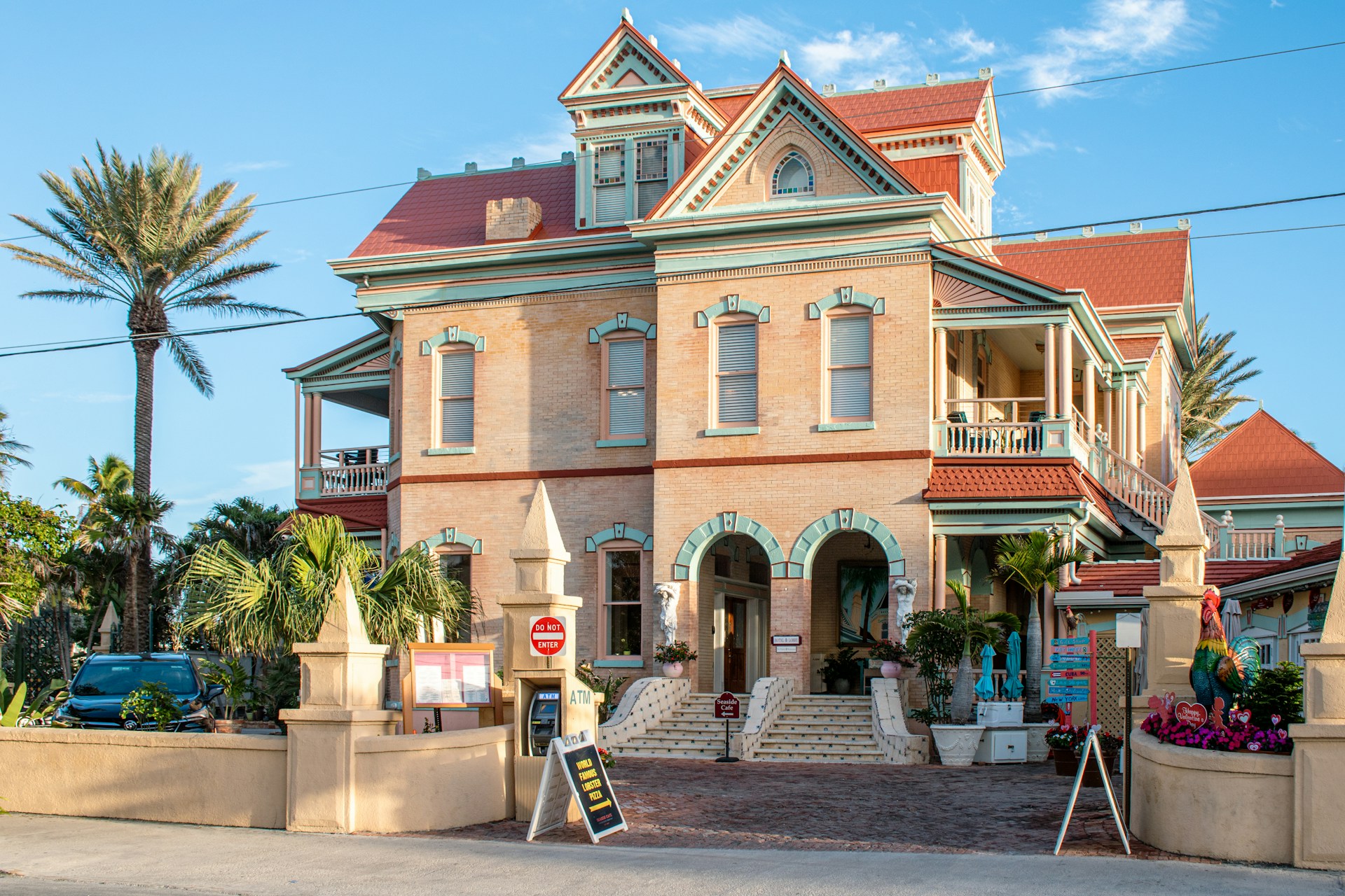 Rooms Hold While Weekdays Soften