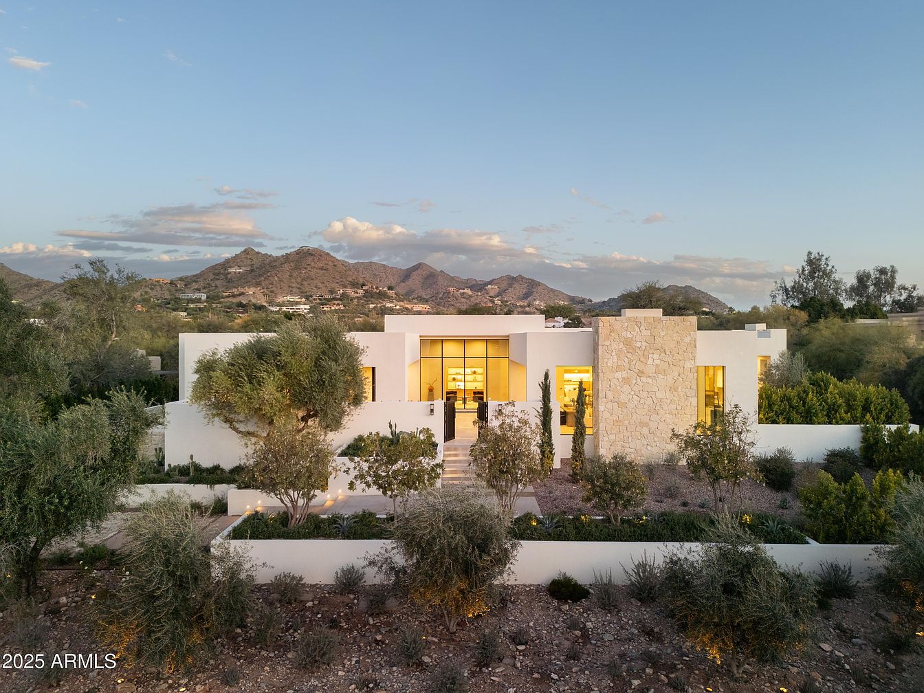 Rossi-Carla_Exquisite-Counterfeits_13