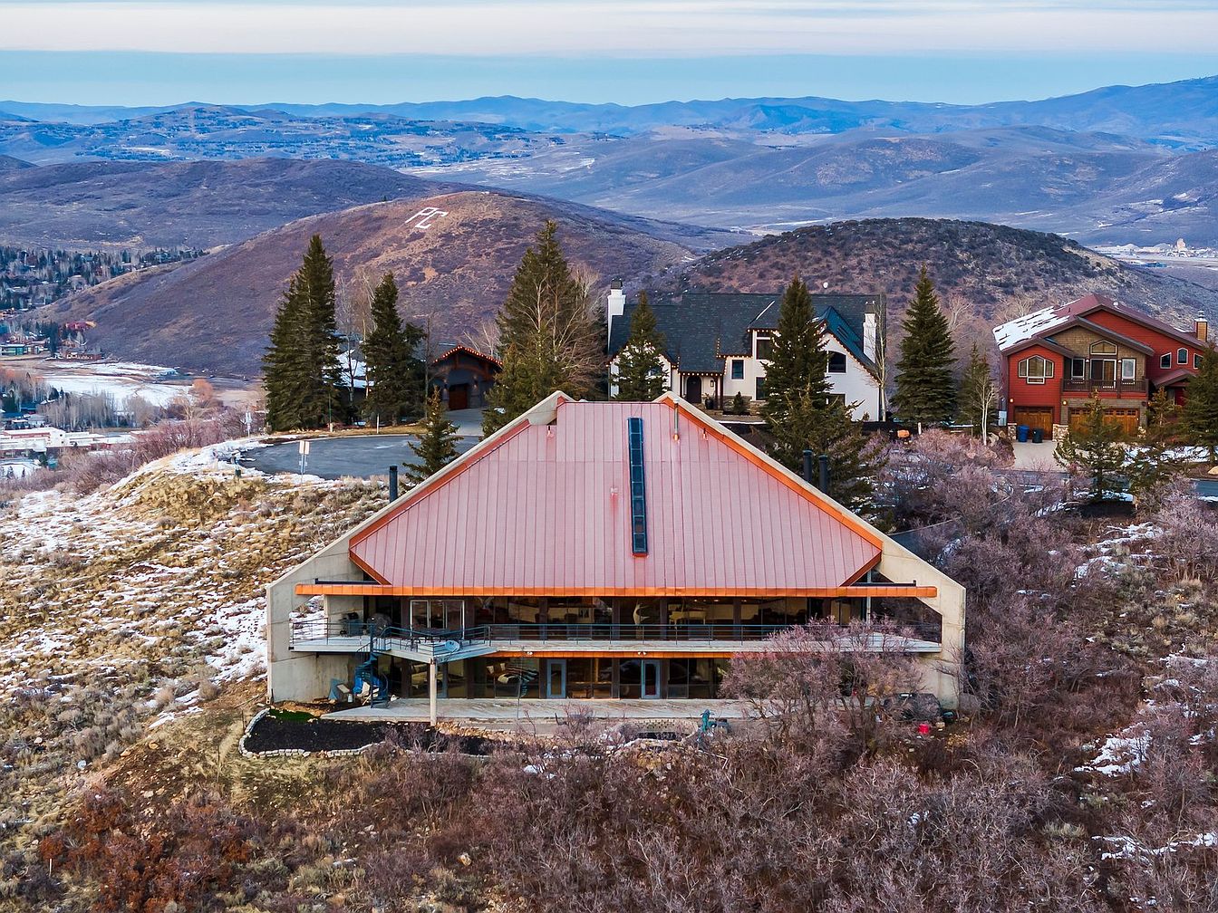 Rossi-Carla_Exquisite-Counterfeits_13