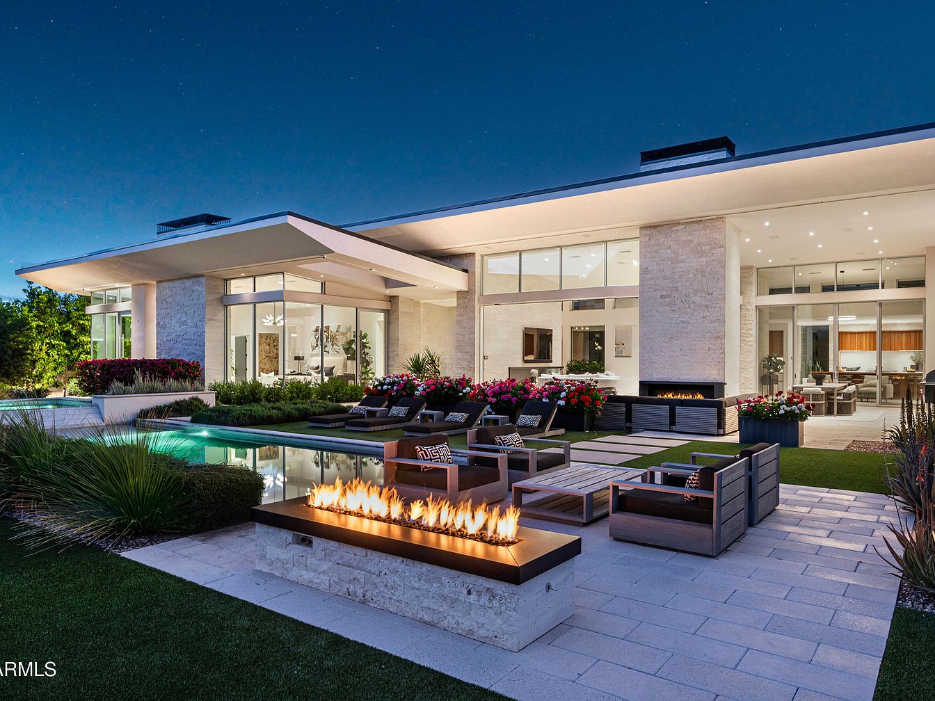 Rossi-Carla_Exquisite-Counterfeits_13