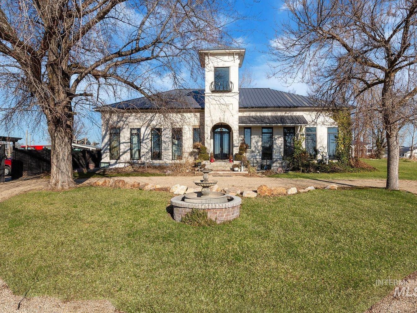 Rossi-Carla_Exquisite-Counterfeits_13