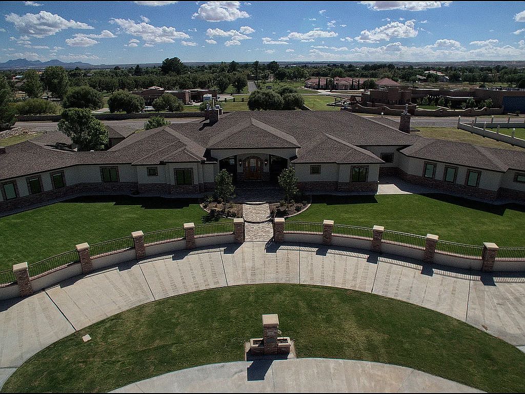 Rossi-Carla_Exquisite-Counterfeits_13