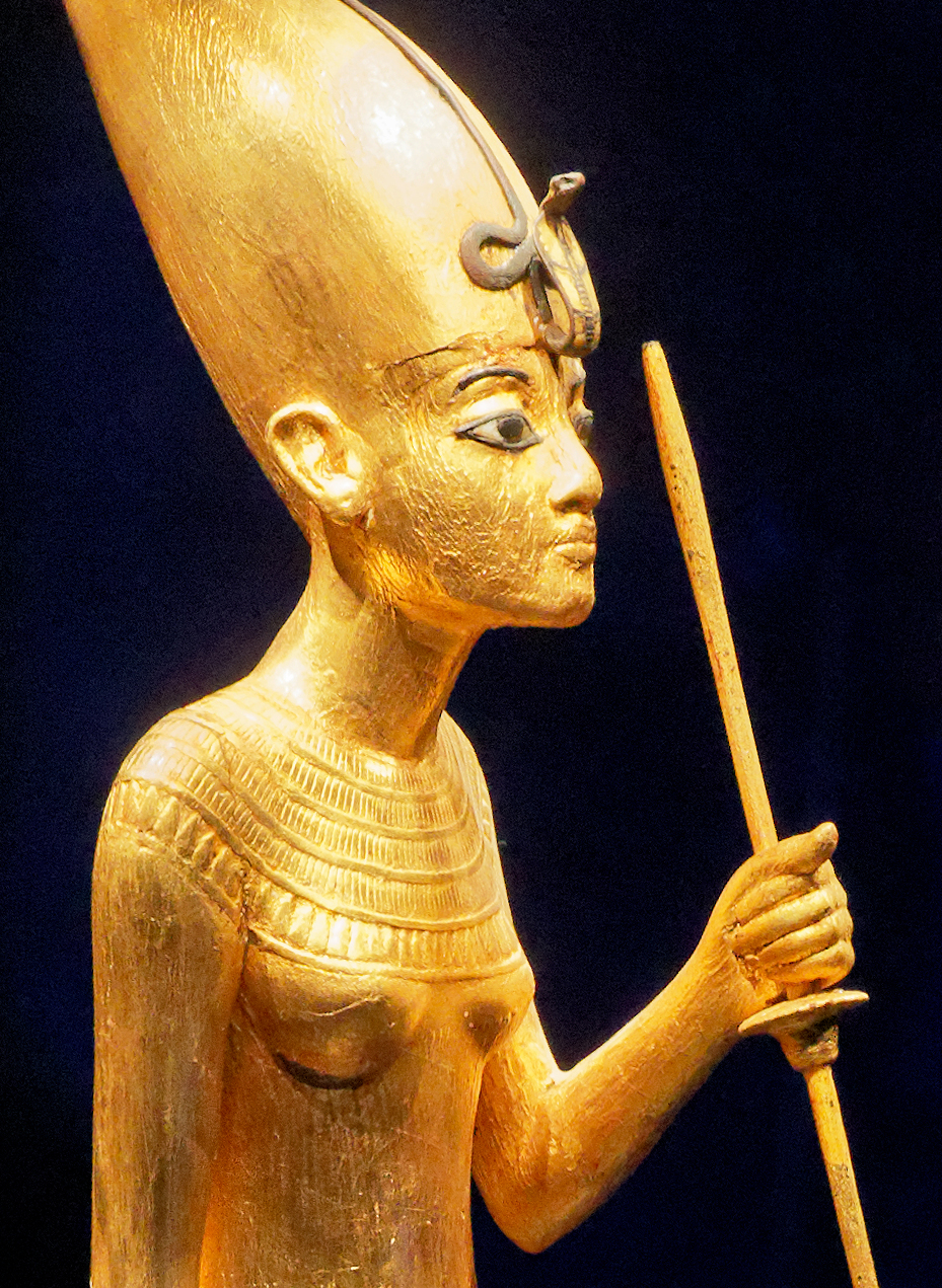 Gilded_wooden_statue_of_Tutankhamun_bearing_feminine_breasts