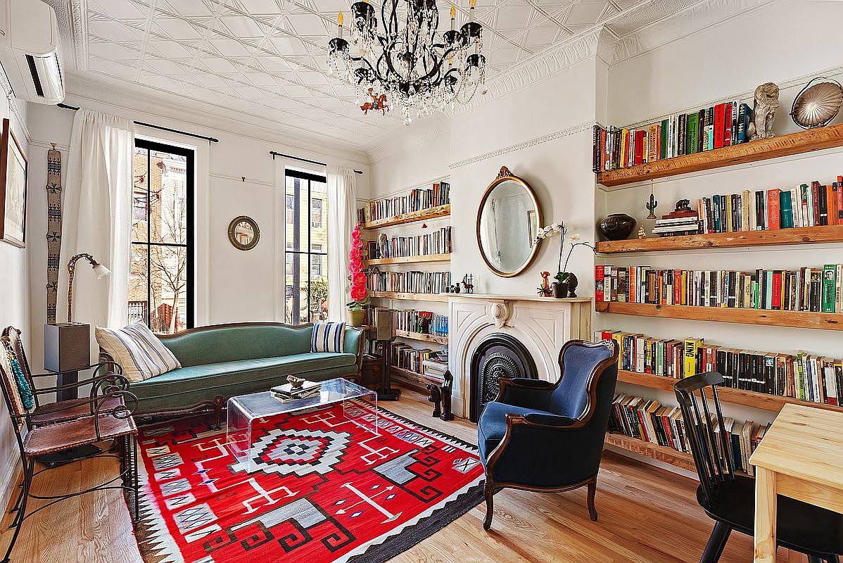 Rossi-Carla_Exquisite-Counterfeits_13