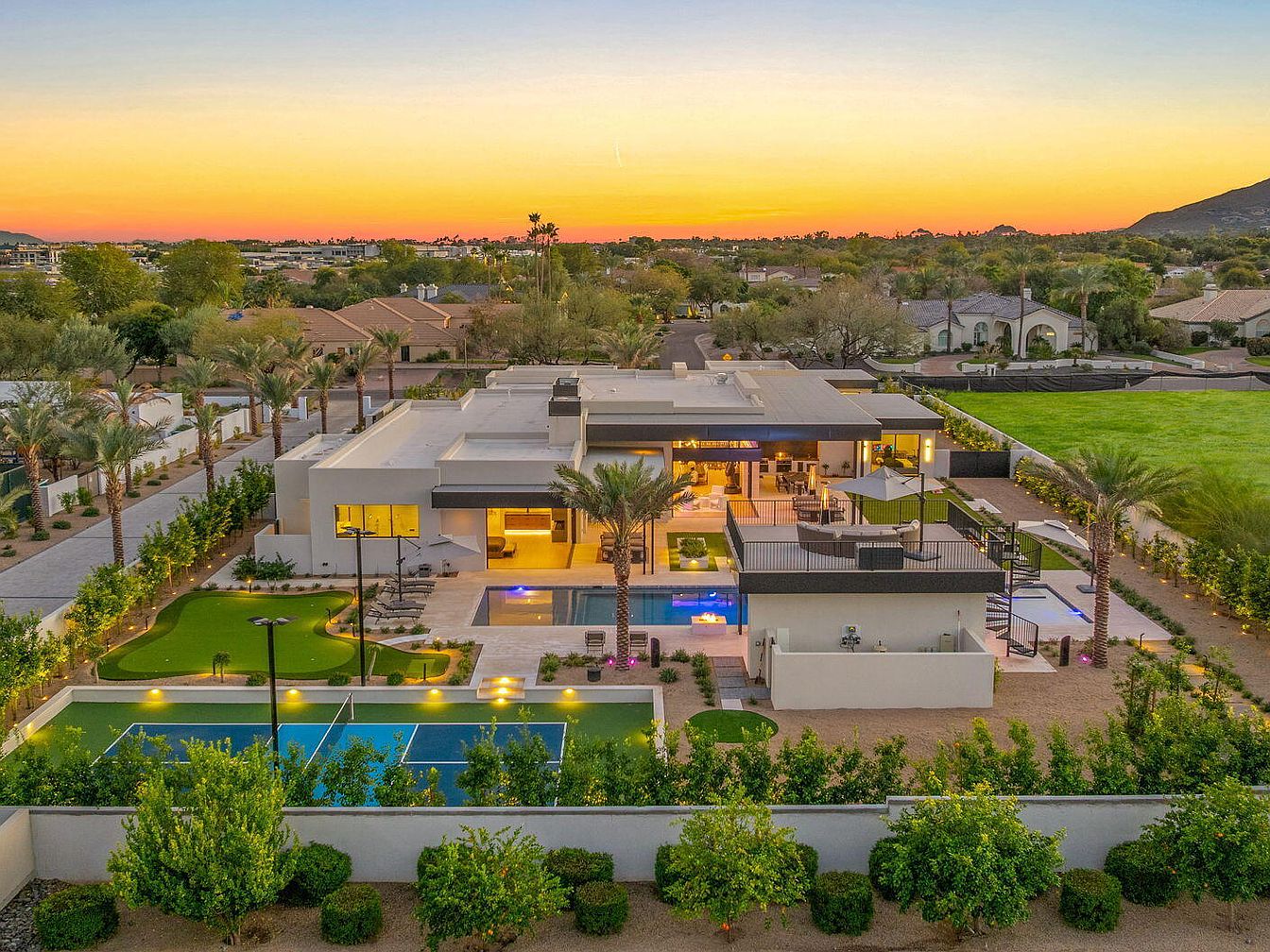 Rossi-Carla_Exquisite-Counterfeits_13