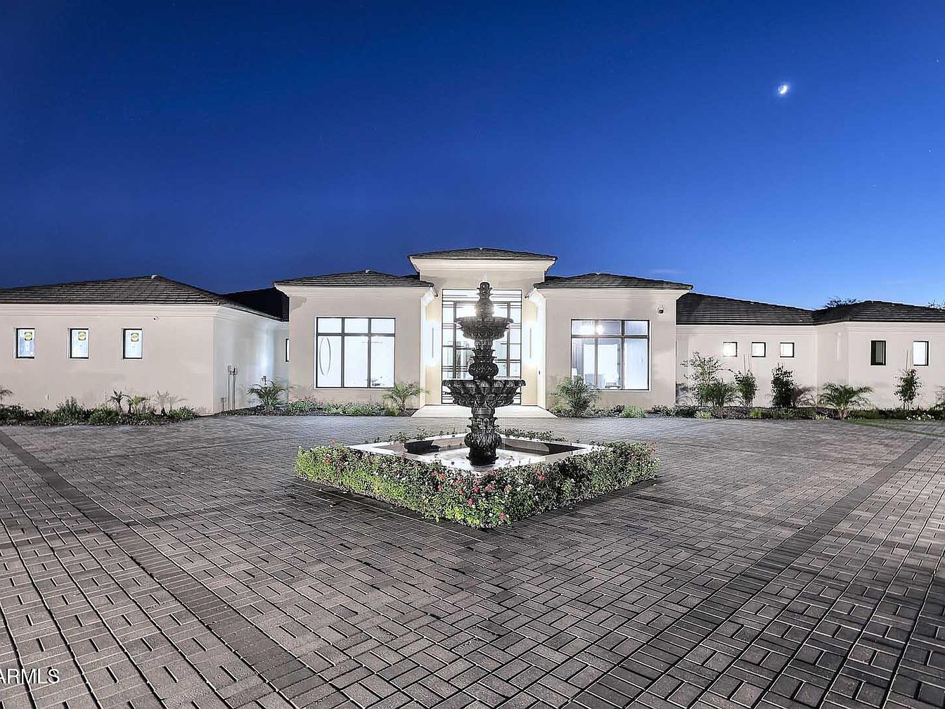 Rossi-Carla_Exquisite-Counterfeits_13