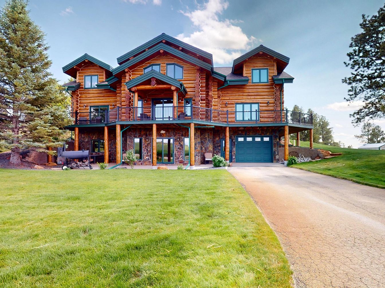 Rossi-Carla_Exquisite-Counterfeits_13