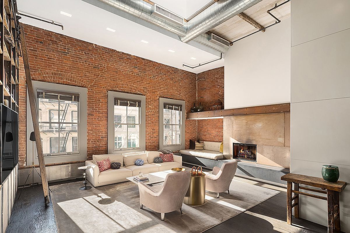 Rossi-Carla_Exquisite-Counterfeits_13