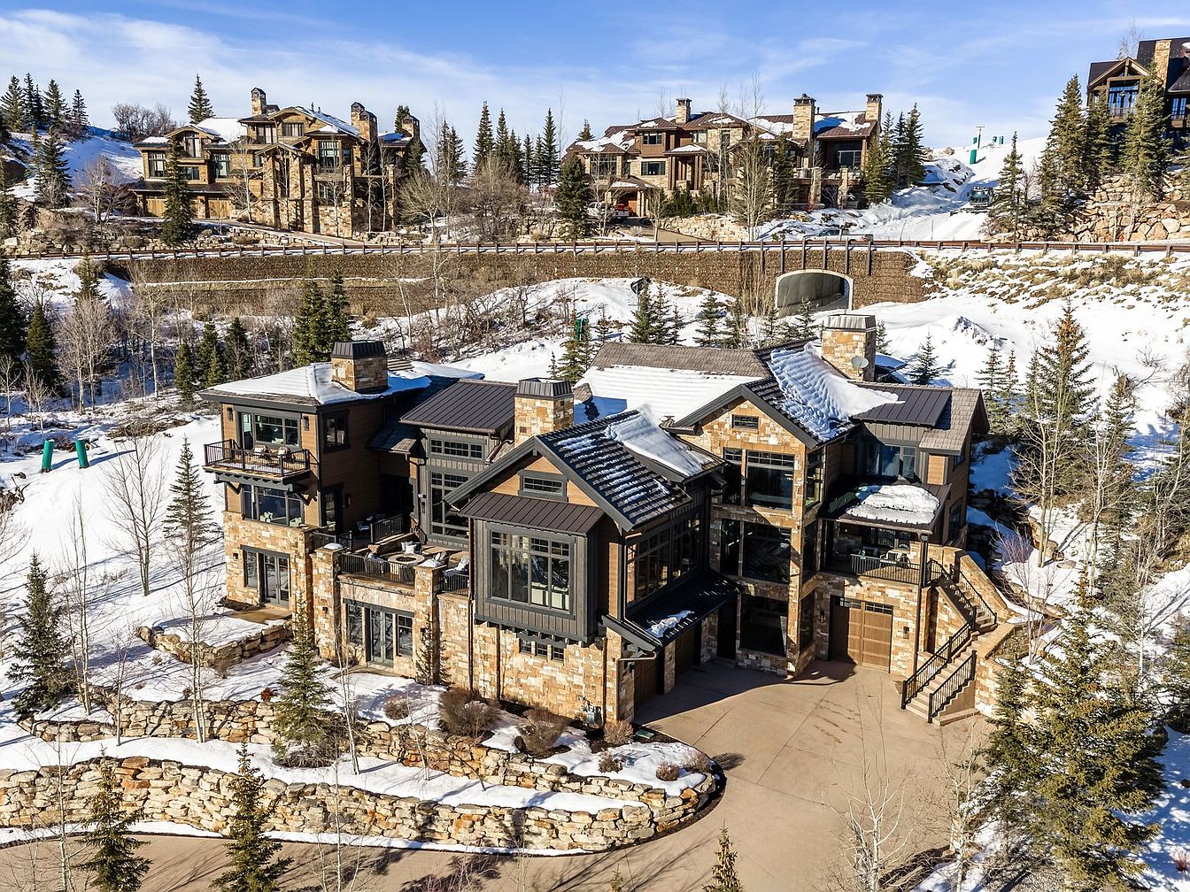 Rossi-Carla_Exquisite-Counterfeits_13