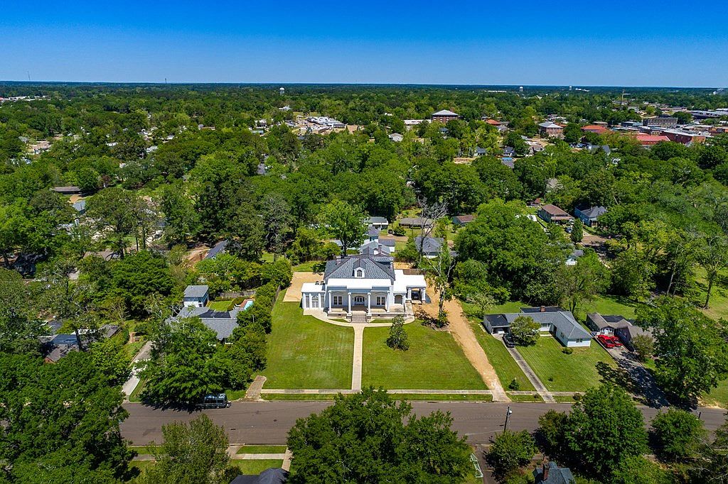 Rossi-Carla_Exquisite-Counterfeits_13