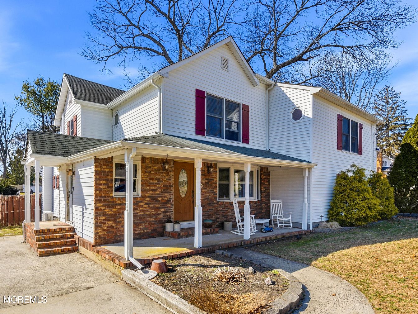 Rossi-Carla_Exquisite-Counterfeits_13