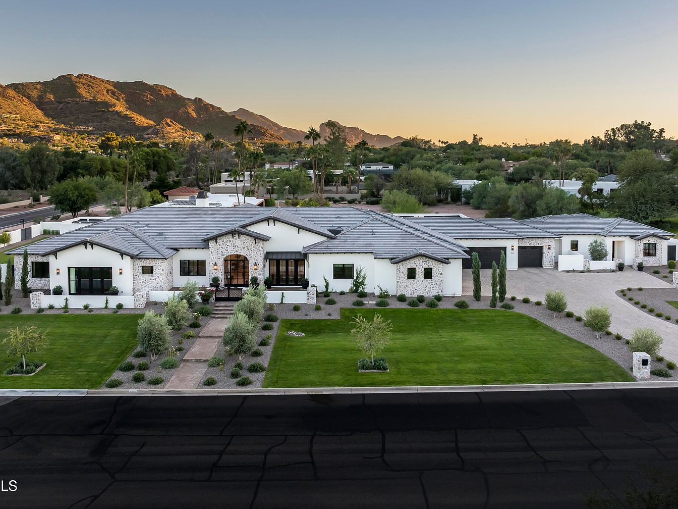 Rossi-Carla_Exquisite-Counterfeits_13