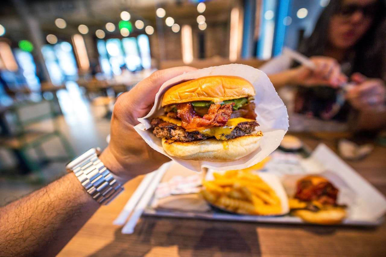 Rossi-Carla_Exquisite-Counterfeits_13 burger